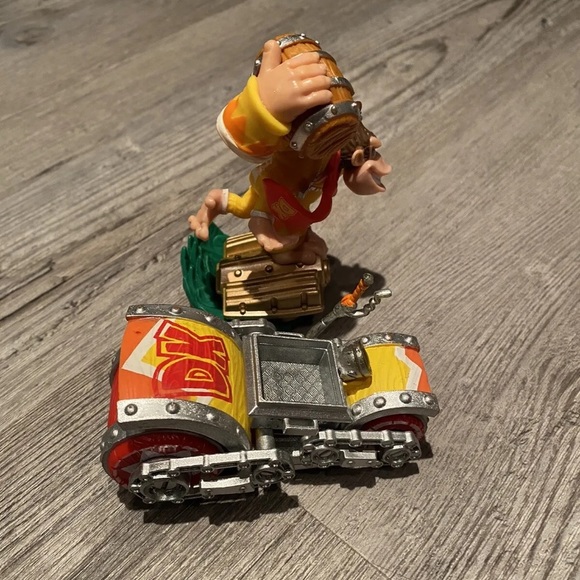 Skylander Superchargers Turbo Charge Donkey Kong Amiibo & Barrel Blaster Vehicle - Picture 2 of 4